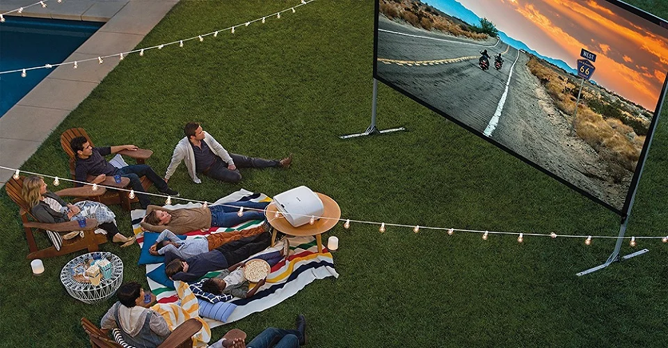 Outdoor projector screen